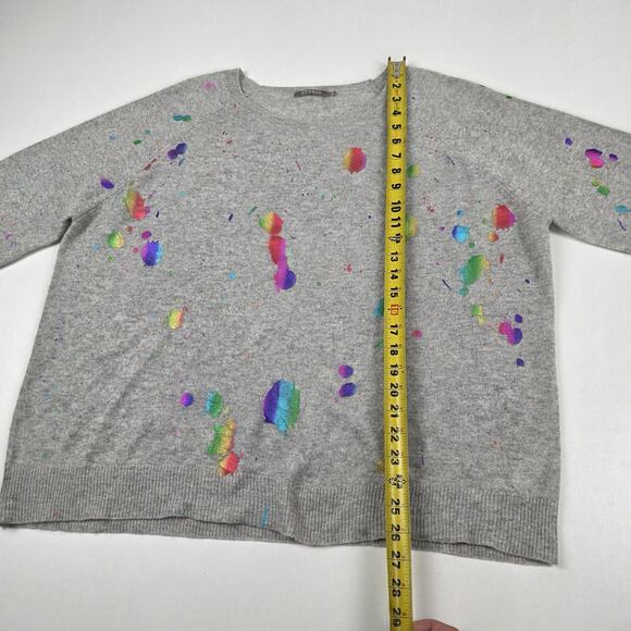 Brodie Cashmere Gray Sweater with Colorful Accents - Picture 3 of 9